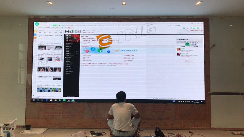 武漢市嘉鑫電信有限公司LED室內(nèi)P2全彩屏項(xiàng)目